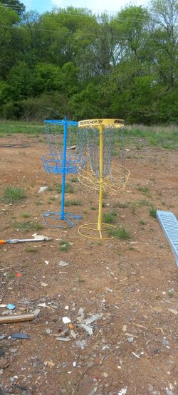 2 Frisbee Golf Bases.