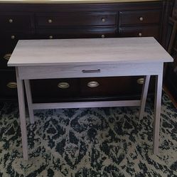 Very beautiful console table 