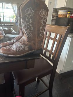 Boots 👢