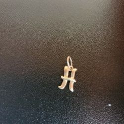 14K Yellow Gold Pendant 0.63g