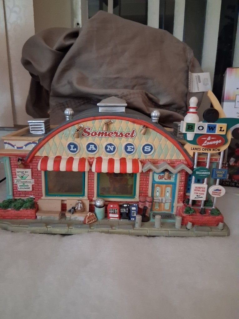 Carole Town Somerset Lanes