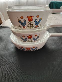 Vintage corning ware. Great shape for it's age. Price ea for P82B and 83B.  The P81B is 35.00  Vintage 1970's. P81B, P82B, P83B.