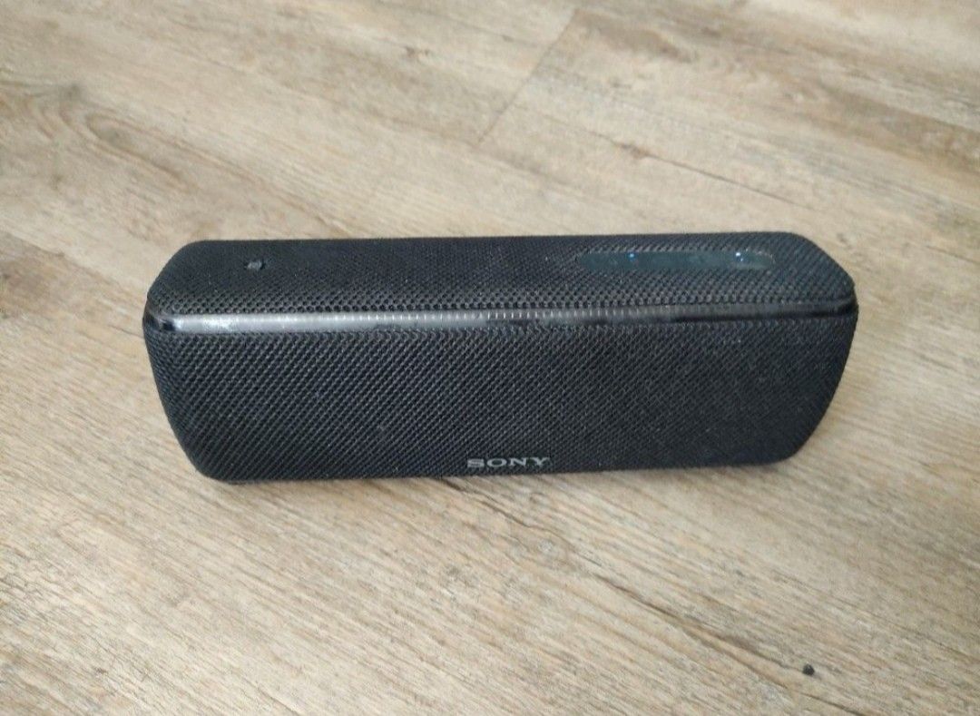 SONY Bluetooth Speaker (Model: SRS-XB31) For Sale 