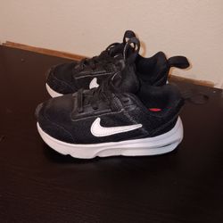 Nike Air Max Intrlk 75