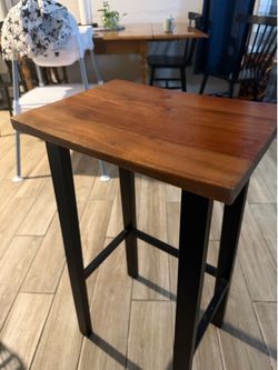 2 Bar stools