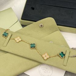 Van Cleef & Arpels Alhambra Bracelet, 5 Motifs 18K Yellow Gold, Malachite