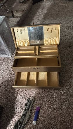 Vintage Mele Jewelry Box / Train Case