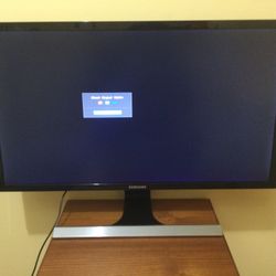 SAMSUNG Monitor U28E590D 28” Inch 4K UHD Widescreen Display Port HDMI
