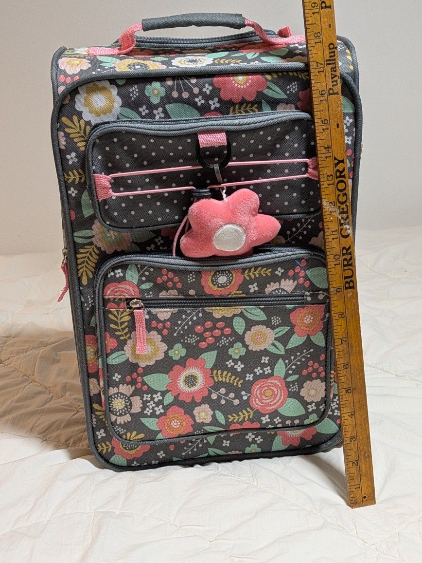 Small Girls Carrie On