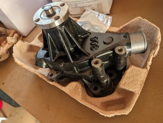 350/305 Chevrolet Engine Water Pump