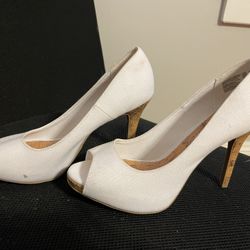 Christian Siriano White Peep Toe Heels 6