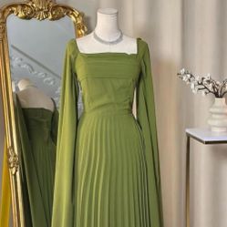 Green Long Sleeve Evening Gown Dress
