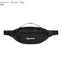 Supreme Shoulder Bag, Fanny Pack Black Real Leather Good Quality 100%  Fashion Big Enough Big Sale! for Sale in San Diego, CA - OfferUp