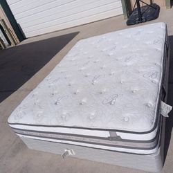 Serta queen Mattress And Box Spring 