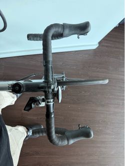 Triban Abyss RC100 Aluminum Road Bike – Like New, Less Than 100 Miles!