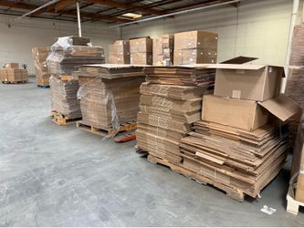 Free pallet and boxes for pick up recycle and resale