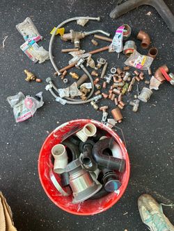 Mixed Plumbing Parts and Fittings Lot
