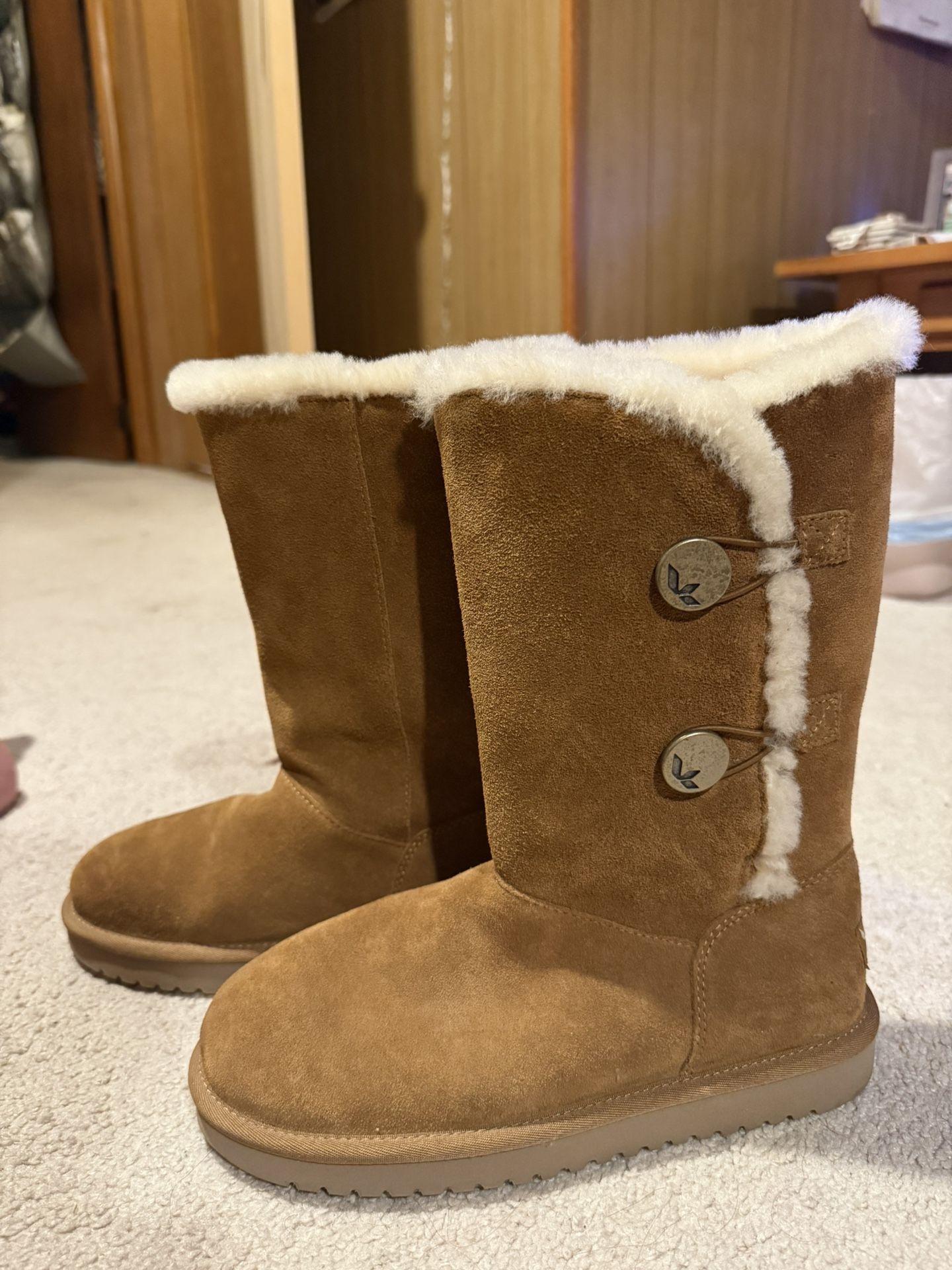 Women’s Ugg Boots- Chestnut