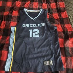 2 NBA Jerseys 