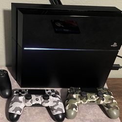 PS4 2TB With 3 Controllers 