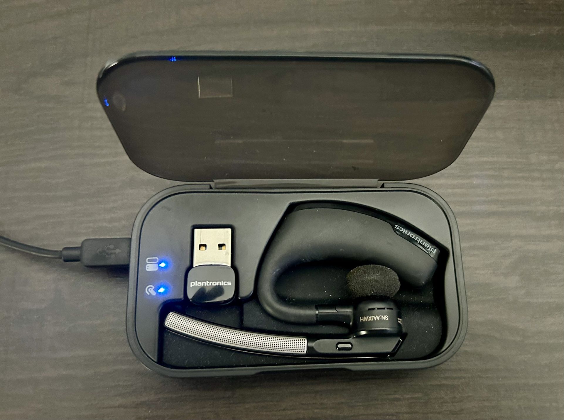 Voyager Legend UC Bluetooth Headset BT300M Bluetooth USB Adapter