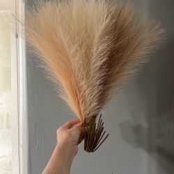 Artificial Pampas Grass 30 stems, new