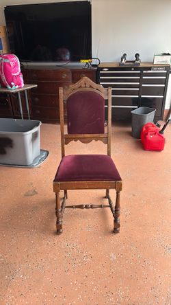 Vintage solid wood and velvet chair 🪑