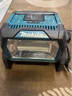 Makita light 18v
