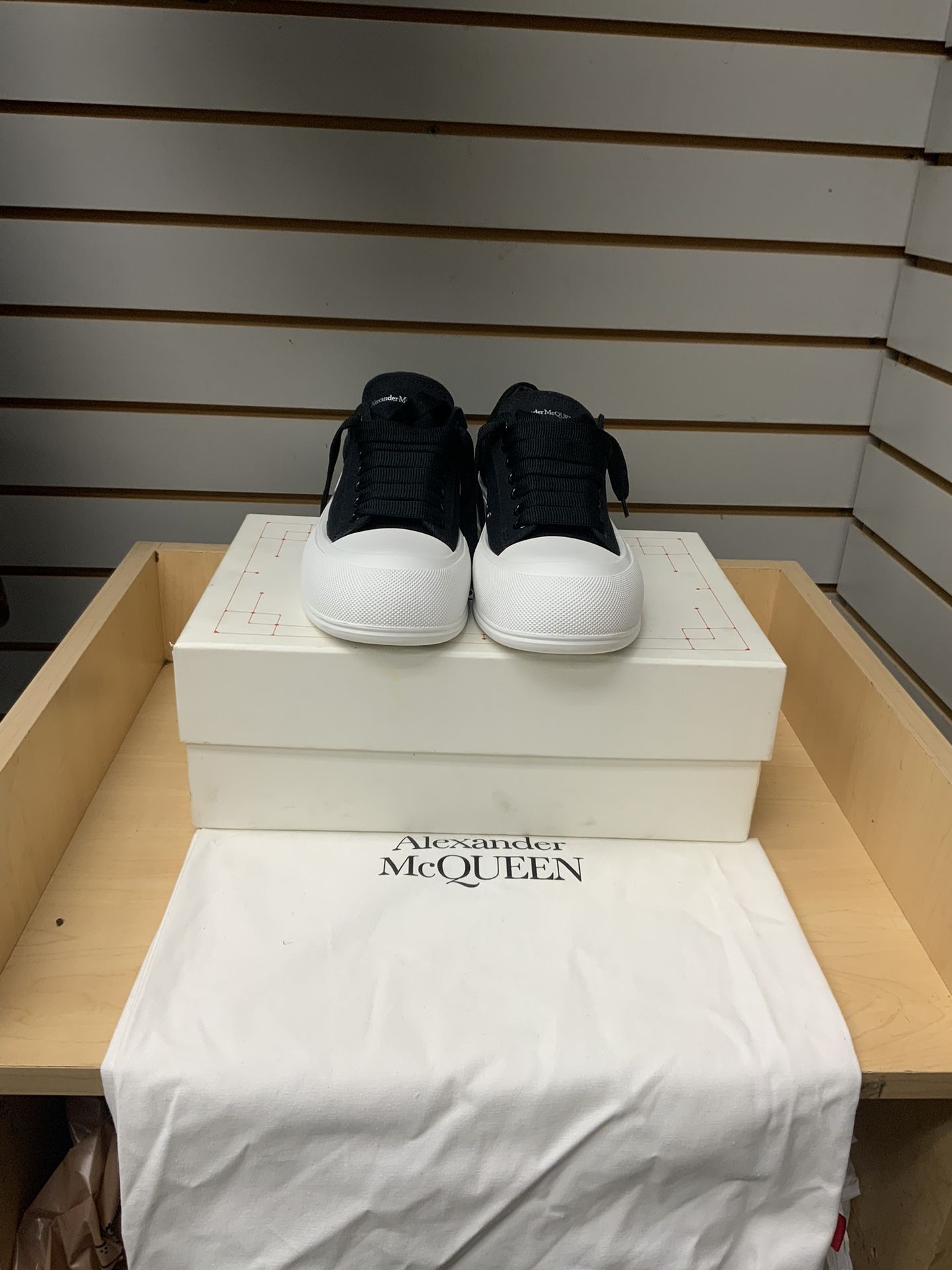 Alexander McQueen Deck Plimsoll Black & White Size 44 EU