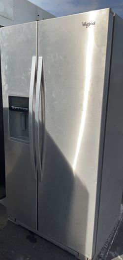 Whirlpool Refrigerador Side-by-Side Side by Side With Ice and Water
