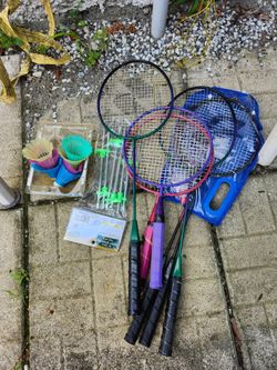 BADMINTON SET