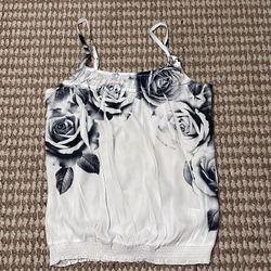 Gorgeous white  top w/ floral design, size medium