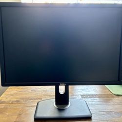 Dell 24” Computer Screen Monitor PC Desktop Mac 