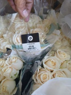 Classic Dozen White Roses Bouquet