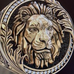 Man’s Lion Head Ring. Size 11