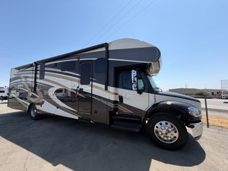2016 Jayco M-37 class c
