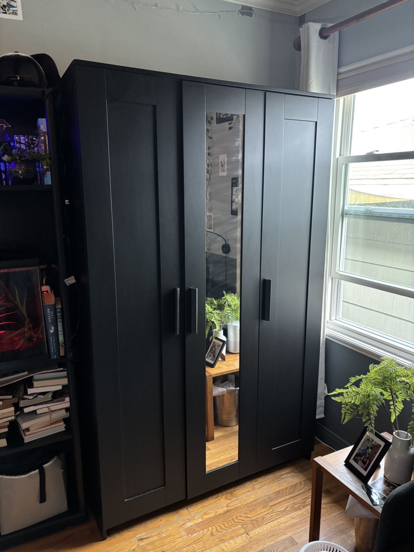 Full Size wardrobe/Armoire 3 Door