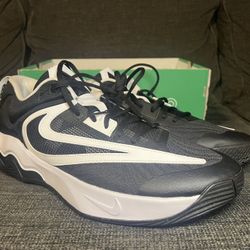 BRAND NEW Size 13 Nike Giannis Immortality 3 Mens Shoes Black And White