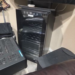 Vinotemp wine cooler 