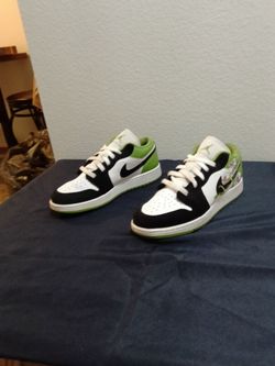 Jordan one low SE floral Vines size 7 youth