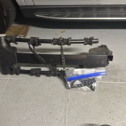 Thule Apex XT Hanging hitch bike rack designed to Carry 5 Bikes