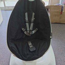 4 Moms Mamaroo Swing 