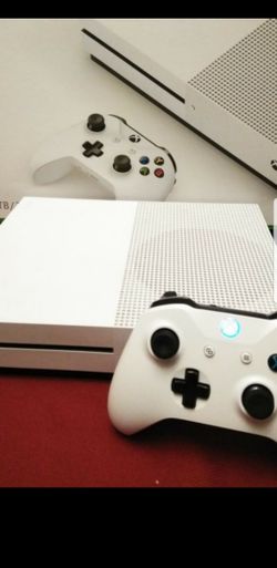 XBOX ONE S 1TB 4K (1000GB) LIKE NEW 💯👌 WITH BOX