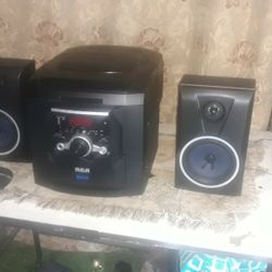 5 CD PLAYER WITH AM/FM RADIO 