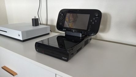 Wii U with game pad and console(comes with 3 games)