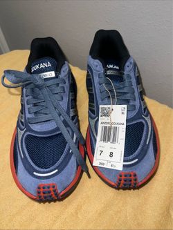 Adidas shoes size M7 W8