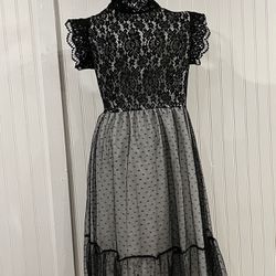 Beautiful simple black dress size M
