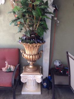 Jaron con Base con plantas
