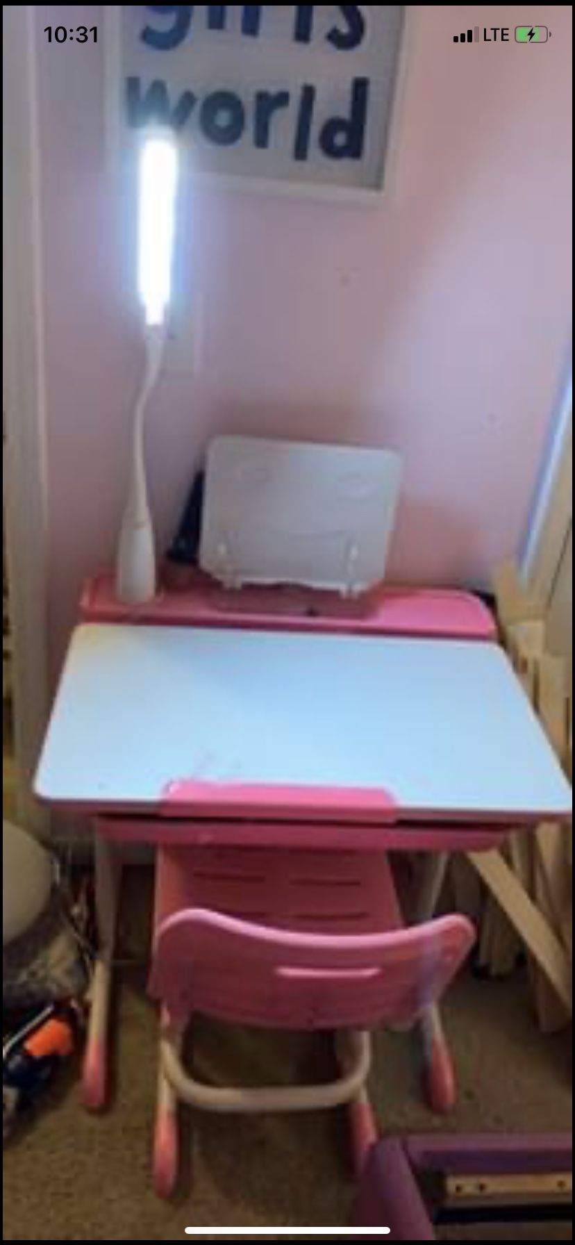 Kids adjustable desk and chair