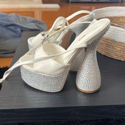 Fashion Nova Heels Size 8